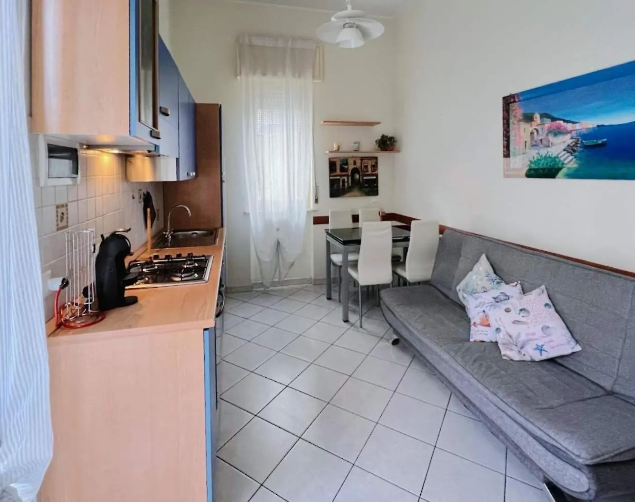 Apartment Ferienwohnung Bilocale Vicino Al Porto Varraze Italien