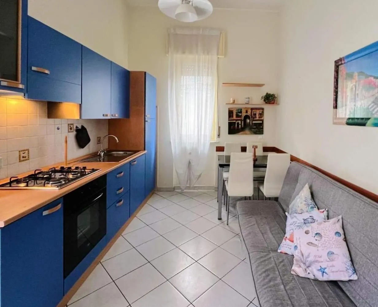 Apartment Ferienwohnung Bilocale Vicino Al Porto Varraze